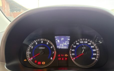 Hyundai Solaris II рестайлинг, 2013 год, 800 000 рублей, 7 фотография