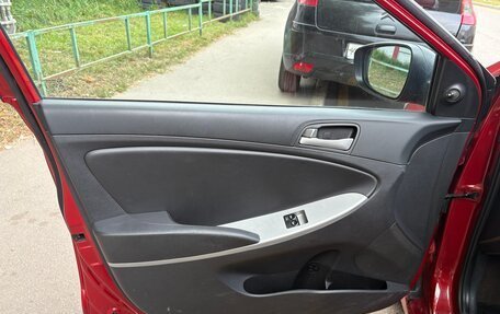Hyundai Solaris II рестайлинг, 2013 год, 800 000 рублей, 6 фотография