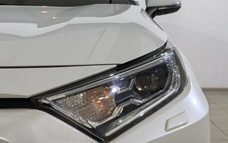 Toyota RAV4, 2022 год, 3 650 000 рублей, 9 фотография