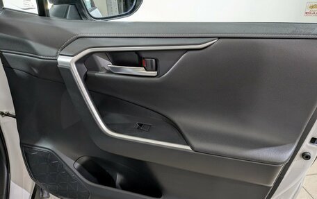 Toyota RAV4, 2022 год, 3 650 000 рублей, 25 фотография