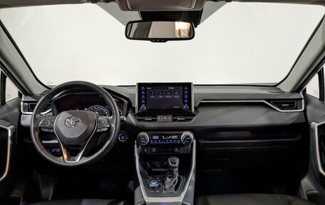 Toyota RAV4, 2022 год, 3 650 000 рублей, 26 фотография
