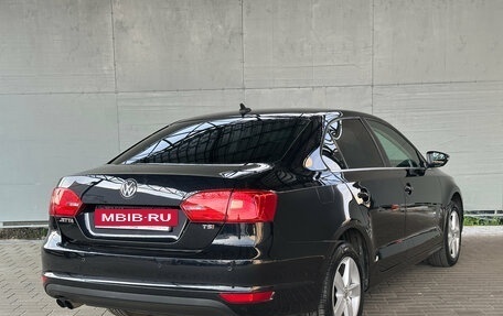 Volkswagen Jetta VI, 2011 год, 960 000 рублей, 7 фотография