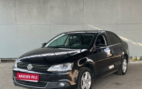 Volkswagen Jetta VI, 2011 год, 960 000 рублей, 3 фотография