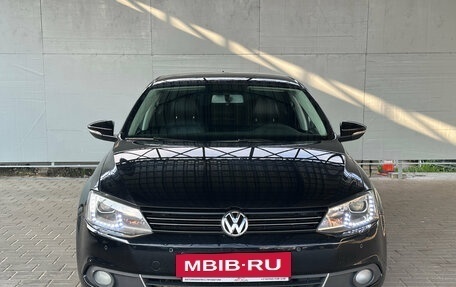 Volkswagen Jetta VI, 2011 год, 960 000 рублей, 2 фотография