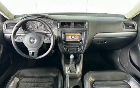 Volkswagen Jetta VI, 2011 год, 960 000 рублей, 14 фотография