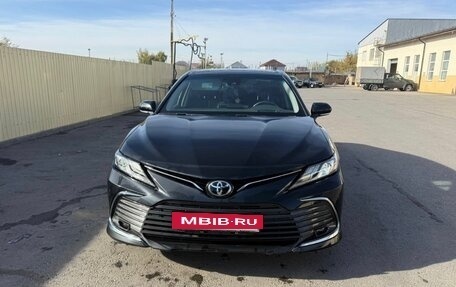 Toyota Camry, 2023 год, 2 900 000 рублей, 3 фотография