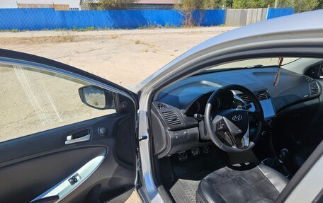 Hyundai Solaris II рестайлинг, 2011 год, 780 000 рублей, 6 фотография