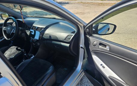 Hyundai Solaris II рестайлинг, 2011 год, 780 000 рублей, 10 фотография