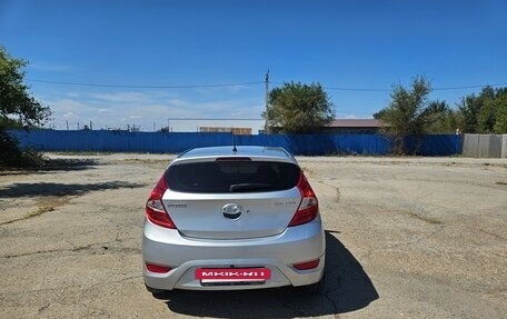 Hyundai Solaris II рестайлинг, 2011 год, 780 000 рублей, 3 фотография