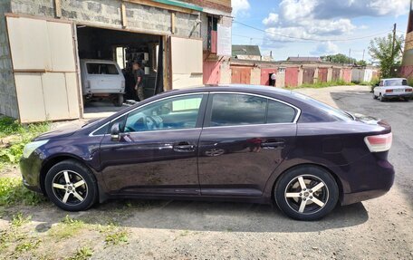 Toyota Avensis III рестайлинг, 2009 год, 1 000 000 рублей, 2 фотография