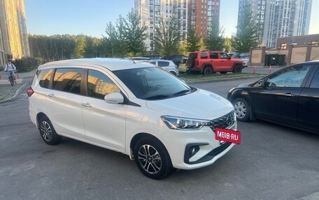 Suzuki Ertiga II, 2022 год, 2 150 000 рублей, 2 фотография