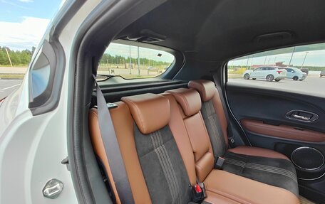 Honda Vezel, 2019 год, 1 950 000 рублей, 13 фотография