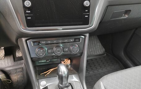 Volkswagen Tiguan II, 2017 год, 2 100 000 рублей, 6 фотография