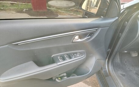 KIA Rio IV, 2018 год, 1 750 000 рублей, 9 фотография
