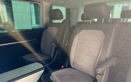 Volkswagen Multivan T6 рестайлинг, 2023 год, 6 290 000 рублей, 23 фотография
