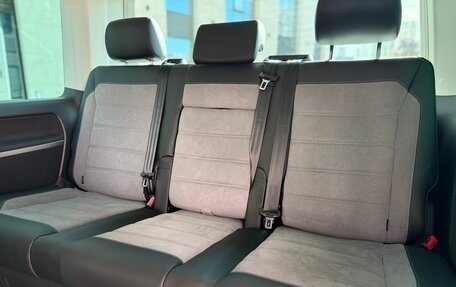 Volkswagen Multivan T6 рестайлинг, 2023 год, 6 290 000 рублей, 21 фотография