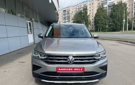 Volkswagen Tiguan II, 2021 год, 3 150 000 рублей, 2 фотография