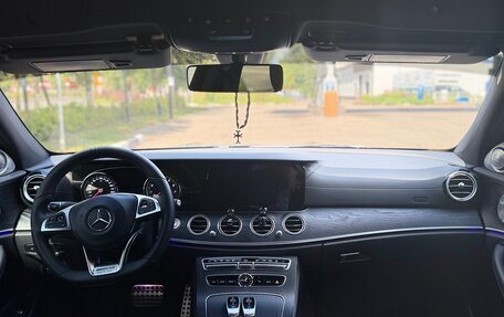 Mercedes-Benz E-Класс, 2017 год, 2 444 000 рублей, 19 фотография