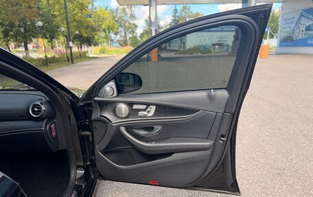 Mercedes-Benz E-Класс, 2017 год, 2 444 000 рублей, 31 фотография