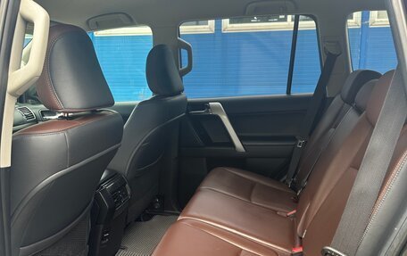 Toyota Land Cruiser Prado 150 рестайлинг 2, 2016 год, 3 450 000 рублей, 8 фотография