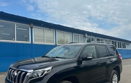 Toyota Land Cruiser Prado 150 рестайлинг 2, 2016 год, 3 450 000 рублей, 2 фотография