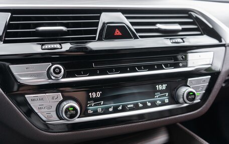 BMW 5 серия, 2019 год, 4 950 000 рублей, 38 фотография