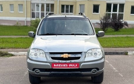 Chevrolet Niva I рестайлинг, 2010 год, 420 000 рублей, 2 фотография