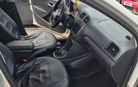 Volkswagen Polo VI (EU Market), 2012 год, 400 000 рублей, 14 фотография