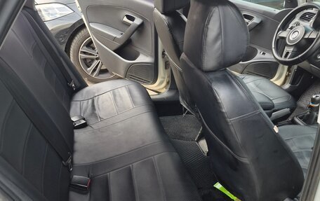 Volkswagen Polo VI (EU Market), 2012 год, 400 000 рублей, 17 фотография