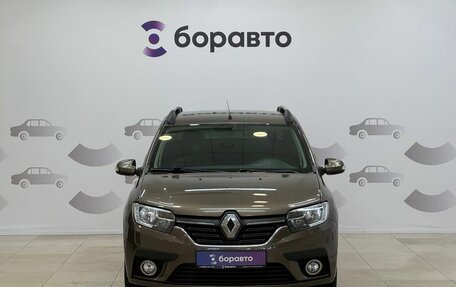 Renault Logan II, 2018 год, 1 000 000 рублей, 2 фотография