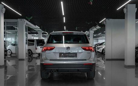 Volkswagen Tiguan II, 2019 год, 2 330 000 рублей, 6 фотография