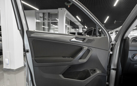 Volkswagen Tiguan II, 2019 год, 2 330 000 рублей, 21 фотография