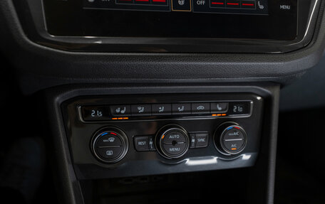 Volkswagen Tiguan II, 2019 год, 2 330 000 рублей, 24 фотография