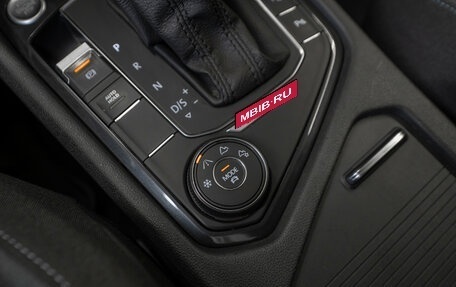 Volkswagen Tiguan II, 2019 год, 2 330 000 рублей, 23 фотография