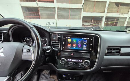 Mitsubishi Outlander III рестайлинг 3, 2017 год, 1 500 000 рублей, 5 фотография