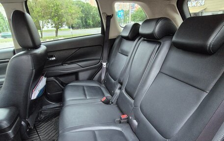 Mitsubishi Outlander III рестайлинг 3, 2017 год, 1 500 000 рублей, 7 фотография
