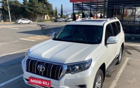 Toyota Land Cruiser Prado 150 рестайлинг 2, 2022 год, 7 600 000 рублей, 2 фотография