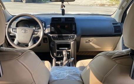 Toyota Land Cruiser Prado 150 рестайлинг 2, 2022 год, 7 600 000 рублей, 11 фотография