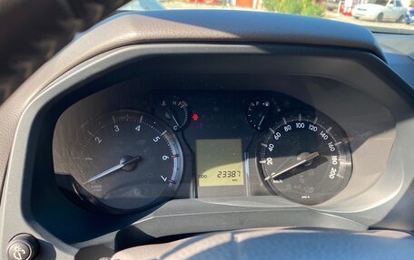 Toyota Land Cruiser Prado 150 рестайлинг 2, 2022 год, 7 600 000 рублей, 10 фотография