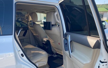 Toyota Land Cruiser Prado 150 рестайлинг 2, 2022 год, 7 600 000 рублей, 17 фотография