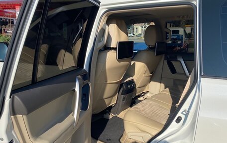 Toyota Land Cruiser Prado 150 рестайлинг 2, 2022 год, 7 600 000 рублей, 19 фотография