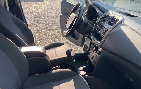Renault Logan II, 2018 год, 700 000 рублей, 14 фотография