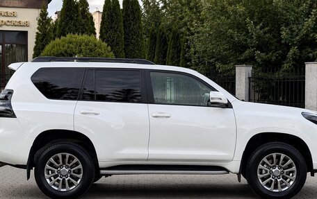 Toyota Land Cruiser Prado 150 рестайлинг 2, 2016 год, 3 999 999 рублей, 2 фотография