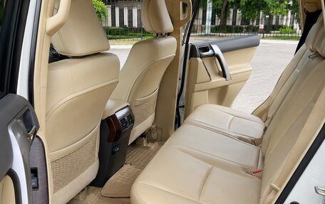 Toyota Land Cruiser Prado 150 рестайлинг 2, 2016 год, 3 999 999 рублей, 9 фотография
