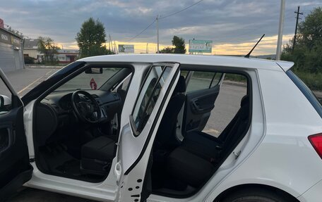 Skoda Fabia II, 2013 год, 695 000 рублей, 2 фотография