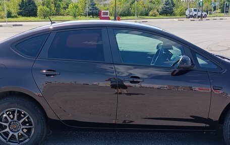 Opel Astra J, 2013 год, 920 000 рублей, 3 фотография