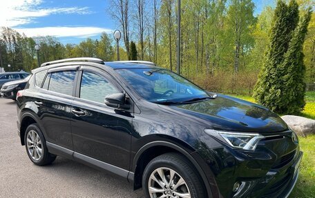 Toyota RAV4, 2017 год, 2 470 000 рублей, 4 фотография