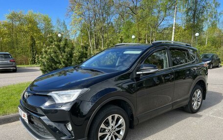 Toyota RAV4, 2017 год, 2 470 000 рублей, 2 фотография