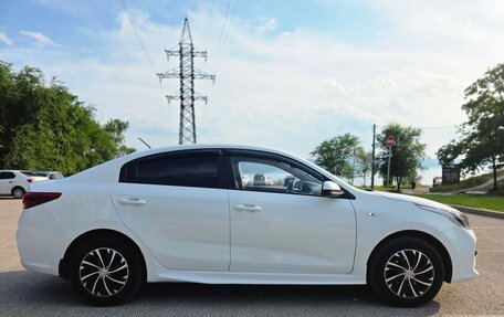 KIA Rio IV, 2018 год, 1 335 000 рублей, 8 фотография