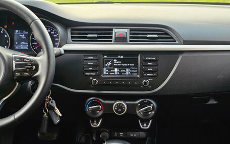 KIA Rio IV, 2018 год, 1 335 000 рублей, 15 фотография